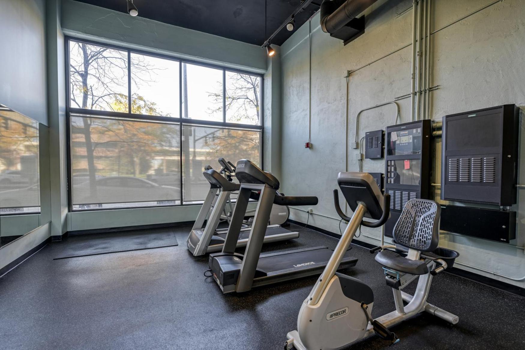 2 Bath Prkg+Gym+Sauna Perk Plaza +30 Day クリーブランド エクステリア 写真